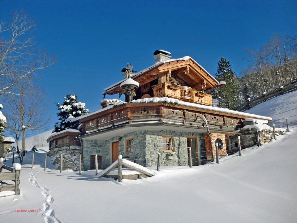 Property building, Winter