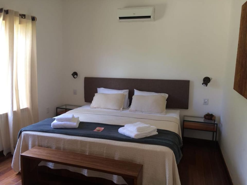 Bed, Photo of the whole room, Decorative detail