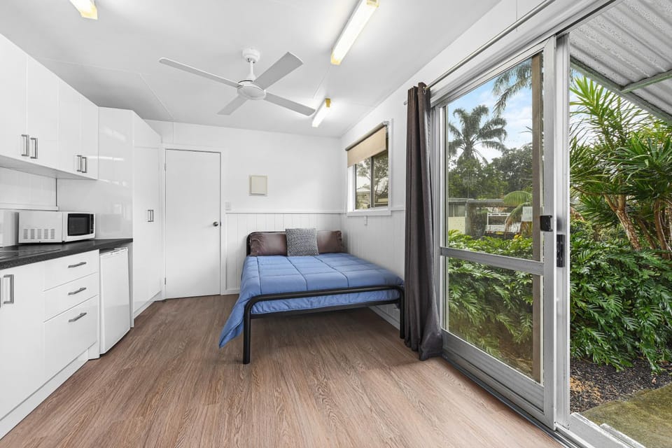 Diamond Waters Caravan Park Campground/ 
RV Resort in New South Wales