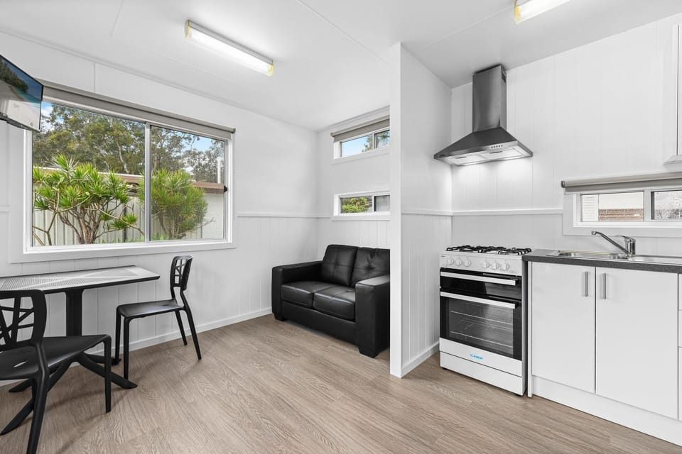 Diamond Waters Caravan Park Campground/ 
RV Resort in New South Wales