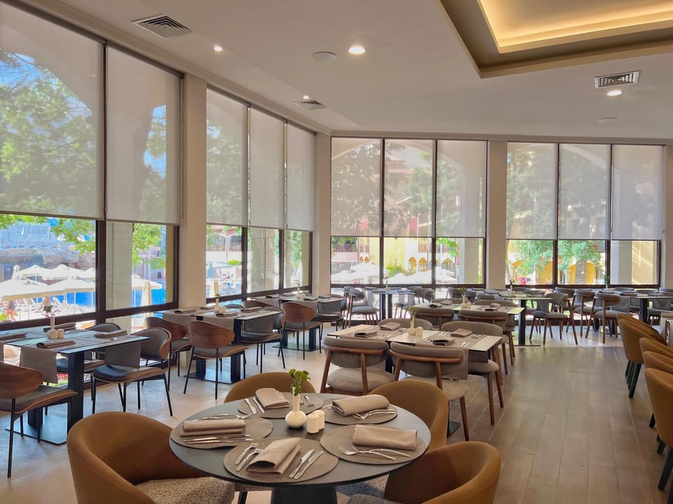 Restaurant/places to eat, Food and drinks, Food
