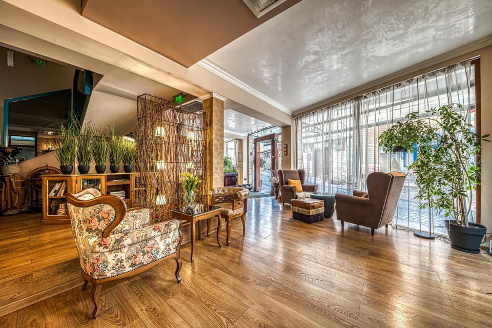 Lobby or reception, Seating area