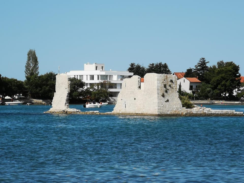 Nearby landmark, Day, Neighbourhood