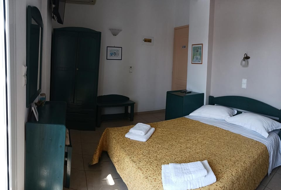 Πικροδάφνες Bed and Breakfast in Decentralized Administration of the Aegean