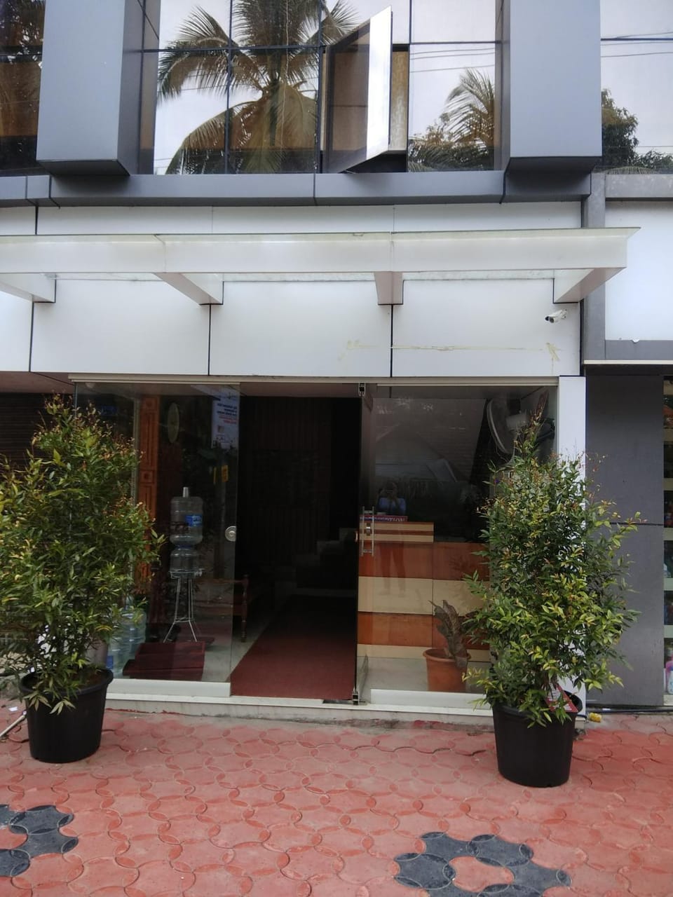 Facade/entrance, View (from property/room)