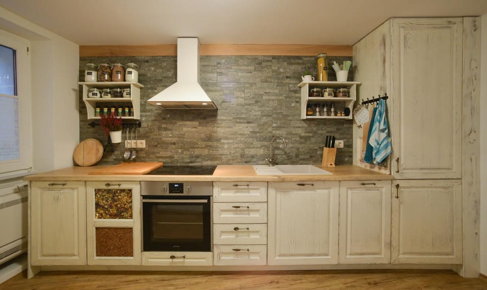 Kitchen or kitchenette