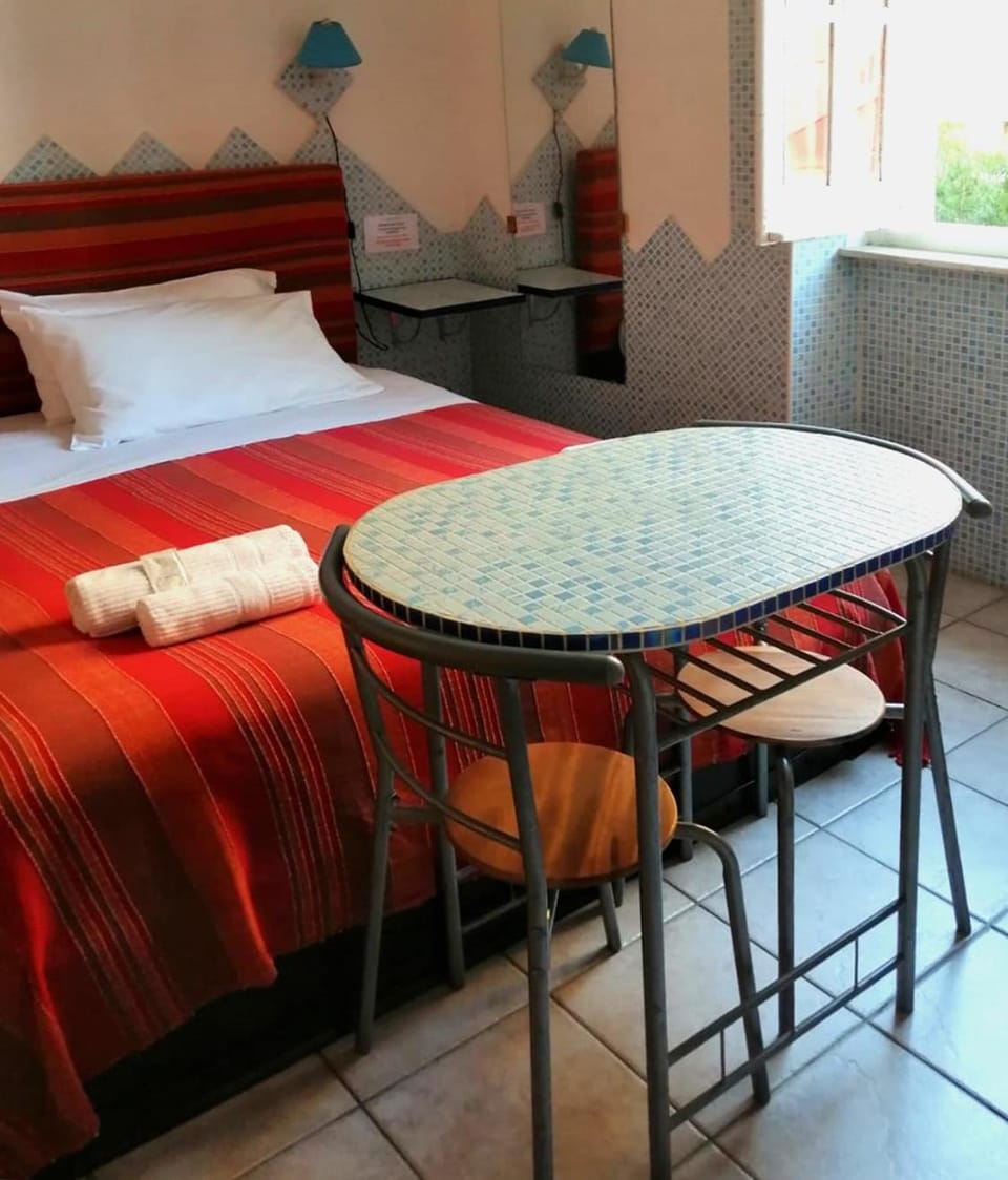 Bed, Photo of the whole room, Decorative detail, Bedroom, Breakfast