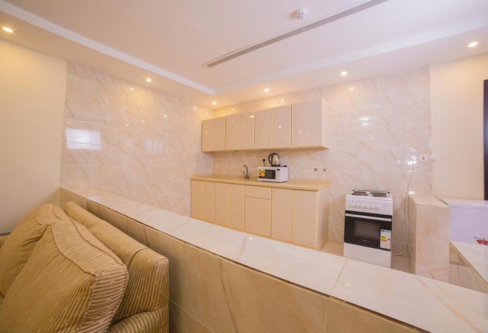 Kitchen or kitchenette, pet friendly, stove