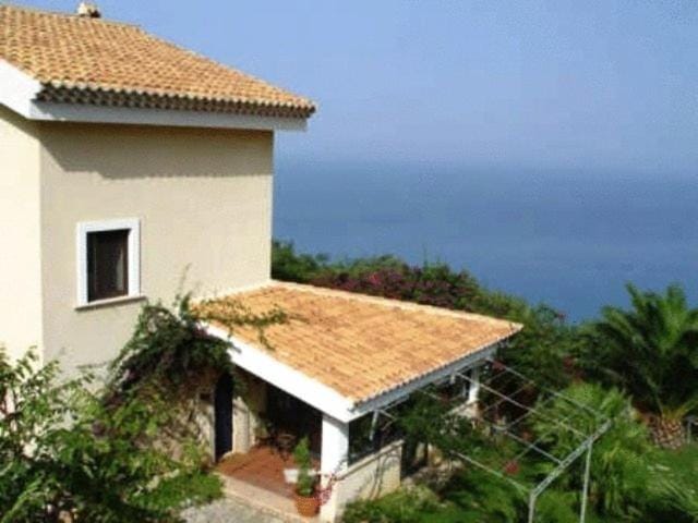 City view, Garden view, Sea view