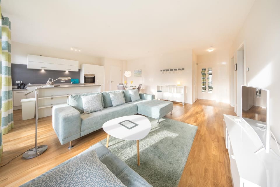 Kitchen or kitchenette, Living room, Seating area, Dining area