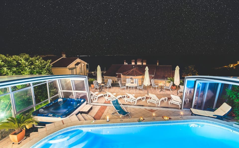 Night, Pool view, Pool view, Sea view
