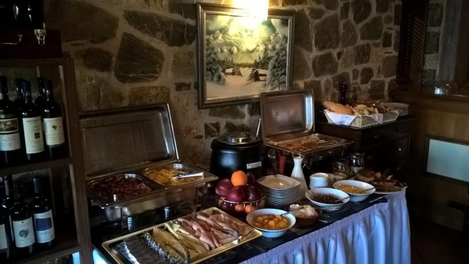 Continental breakfast, Buffet breakfast