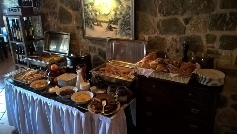 Continental breakfast, Buffet breakfast