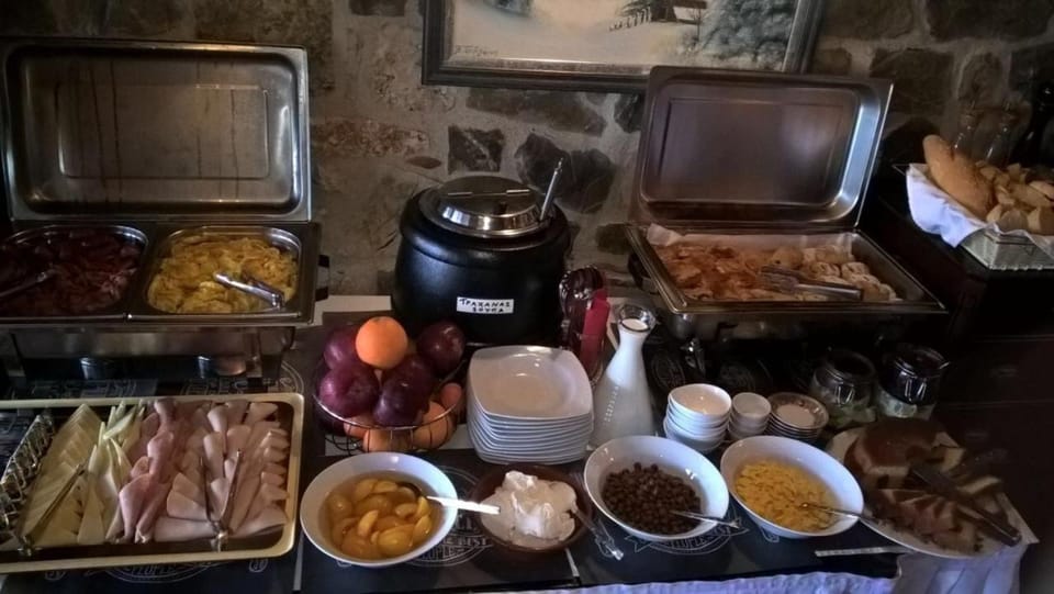 Continental breakfast, Buffet breakfast