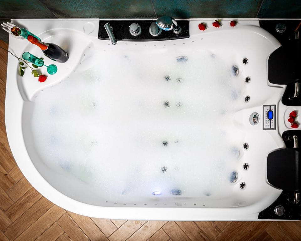 Jacuzzi & Bike Apartment, Krakow Apartment in Krakow