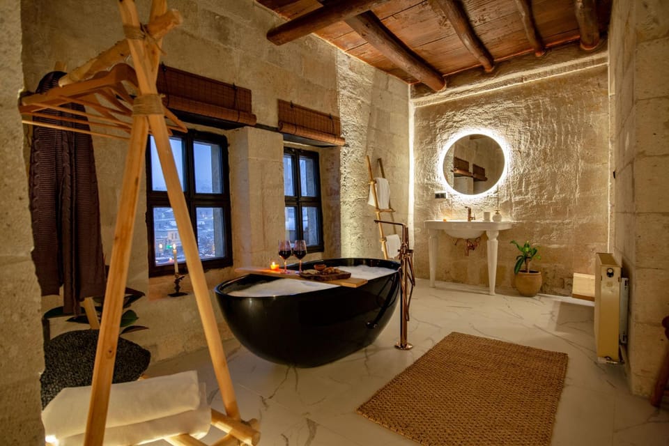 Bathroom, View (from property/room), Decorative detail, Mountain view, Bath