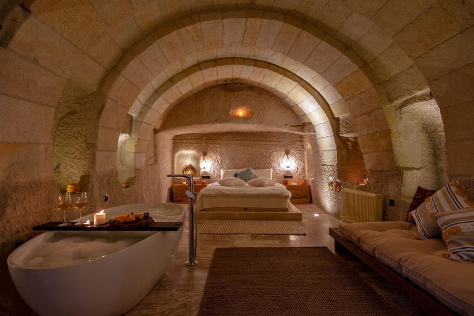 Bed, Massage, Photo of the whole room, Decorative detail, Seating area, Bedroom, Bath