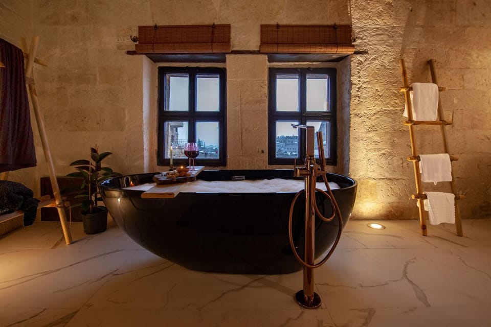 Natural landscape, Massage, Bathroom, View (from property/room), Decorative detail, Mountain view, Bath