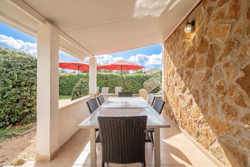 Dining area, Garden view, Pool view