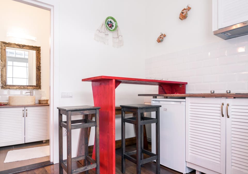 Bathroom, Coffee/tea facilities, Kitchen or kitchenette, Dining area, Communal kitchen