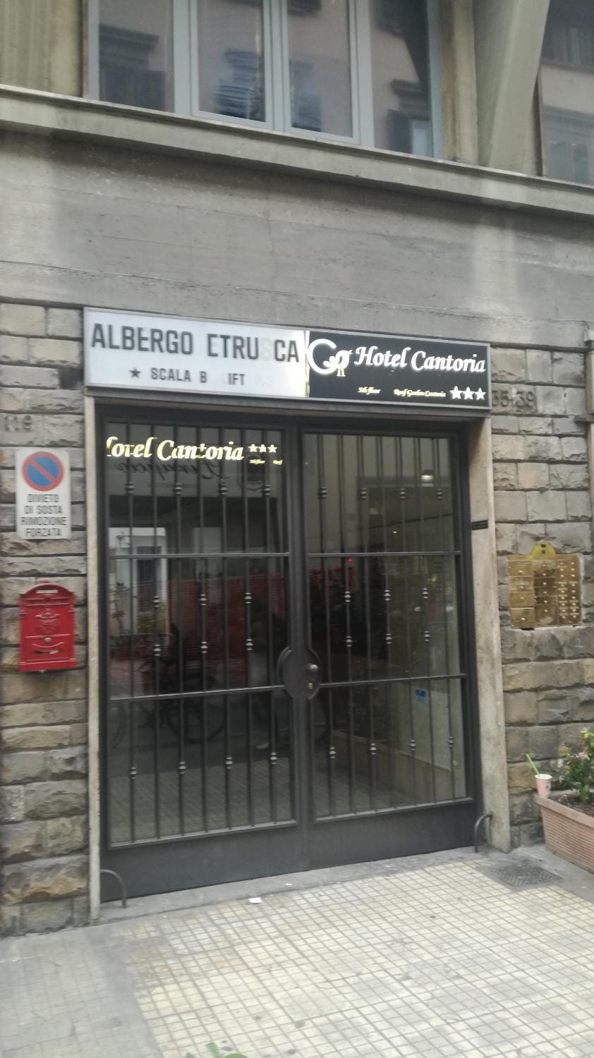 Facade/entrance