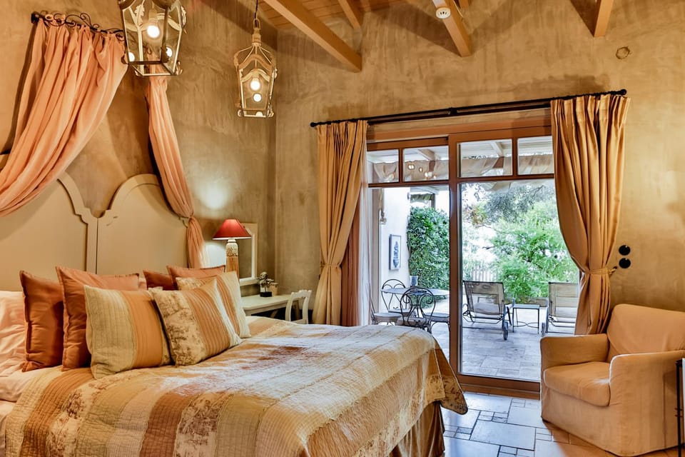 Six Keys Bed and Breakfast in Magnesia Prefecture, Greece