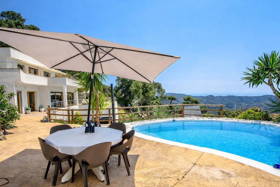 Catalunya Casas Modern Magnificence , only a few km to the beach! Villa in Maresme
