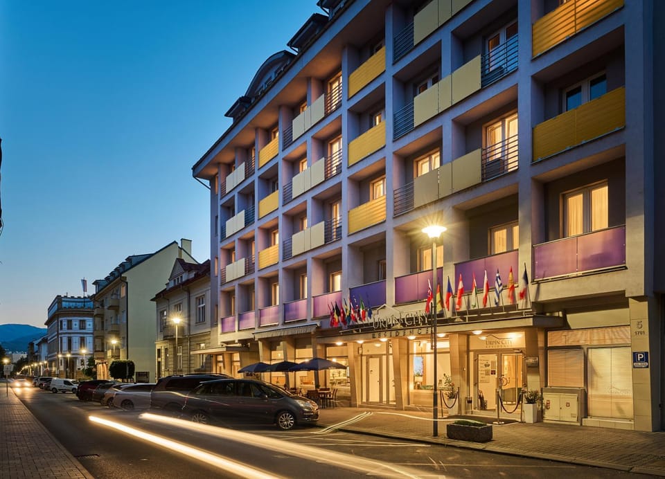 Property building, Street view, Location