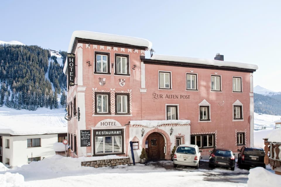 Facade/entrance, Winter