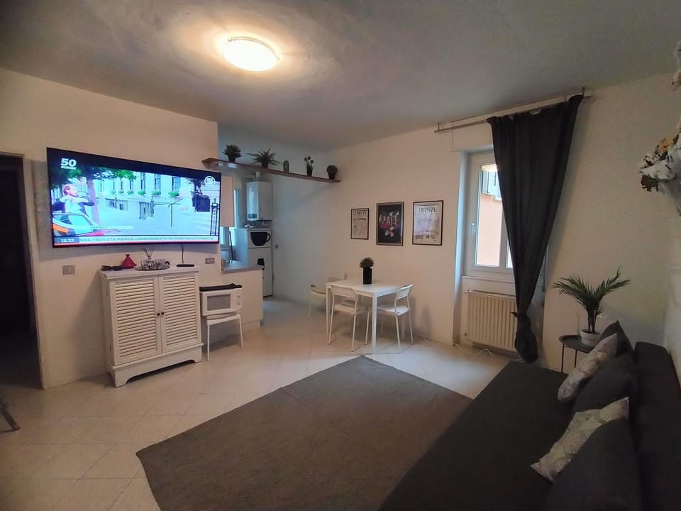 TV and multimedia, Living room, Dining area