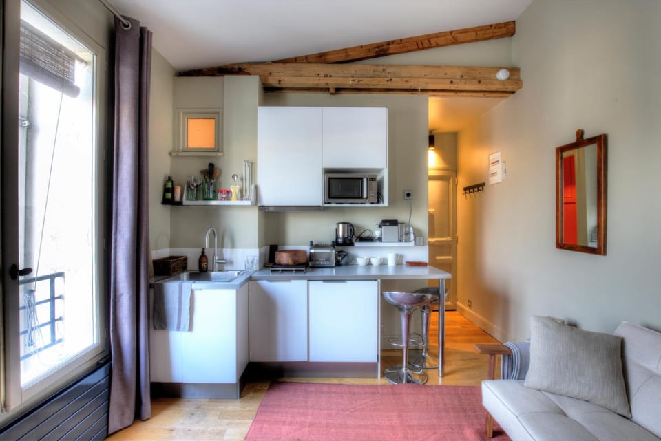 Kitchen or kitchenette, Communal kitchen