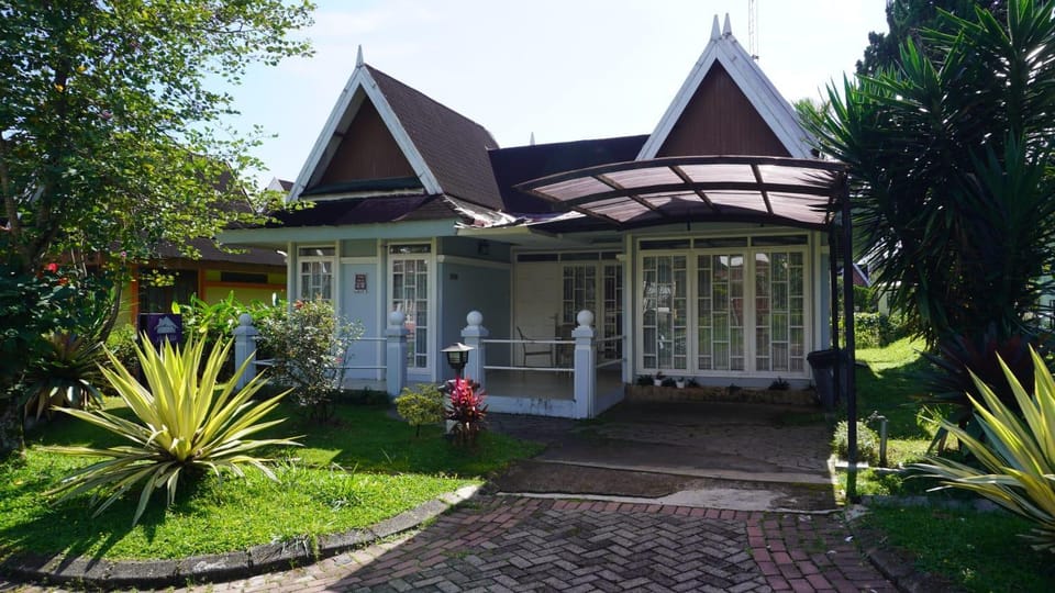Diyar Villas Puncak M3/8 Villa in West Java