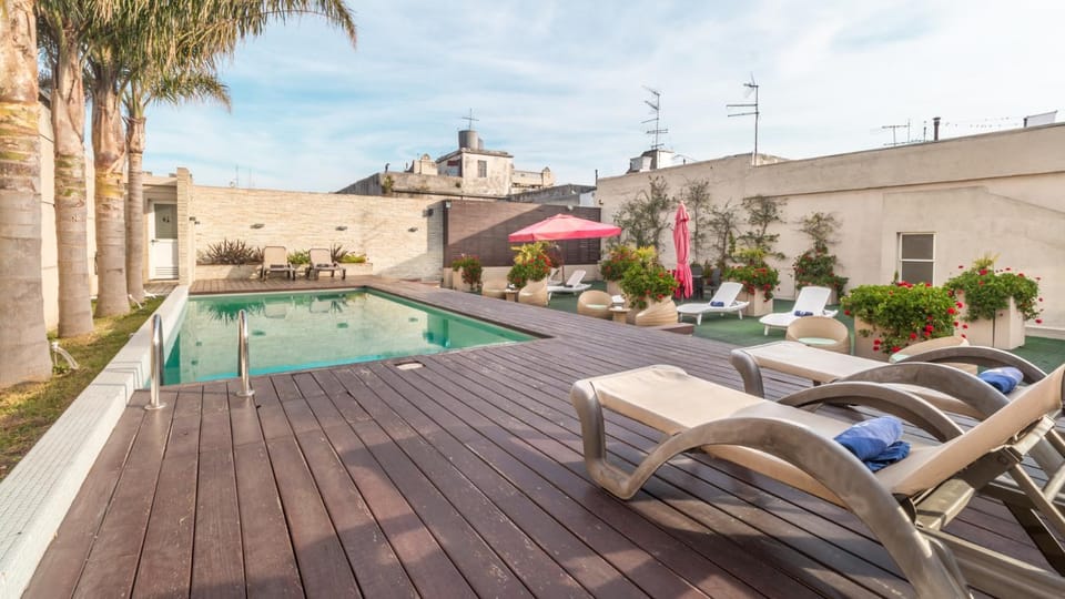Swimming pool, Swimming pool