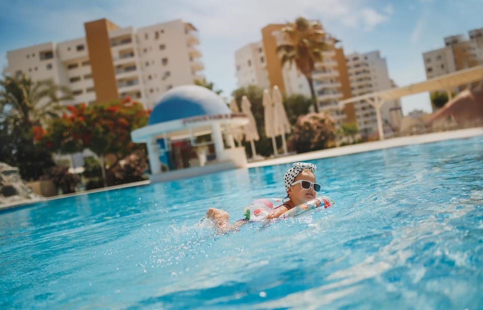 Swimming pool, Swimming pool