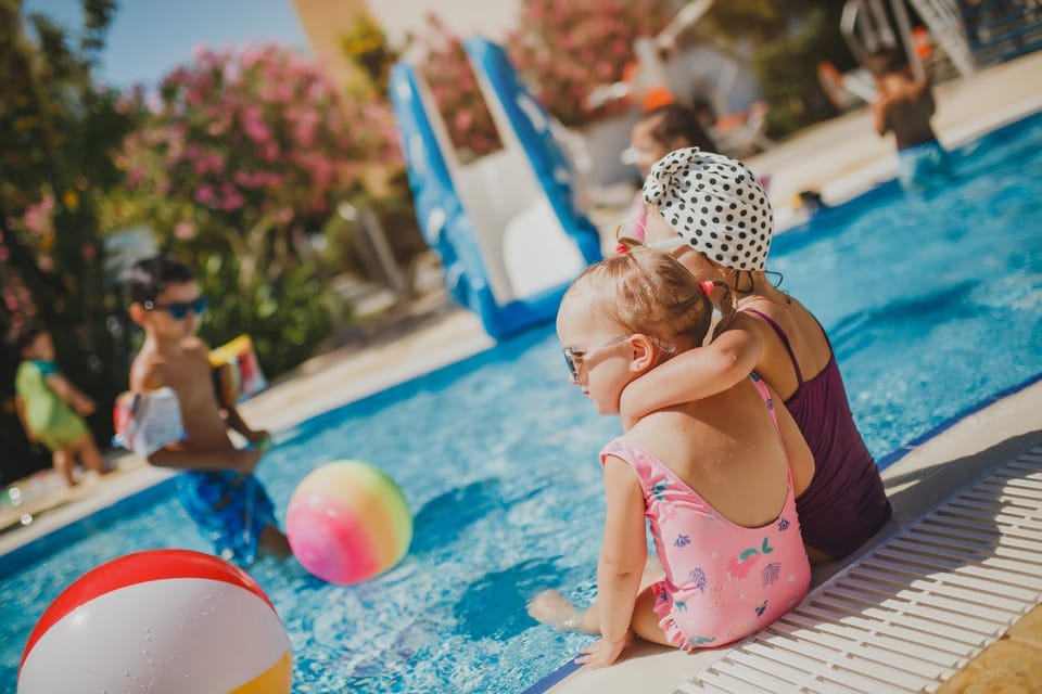 Swimming pool, children