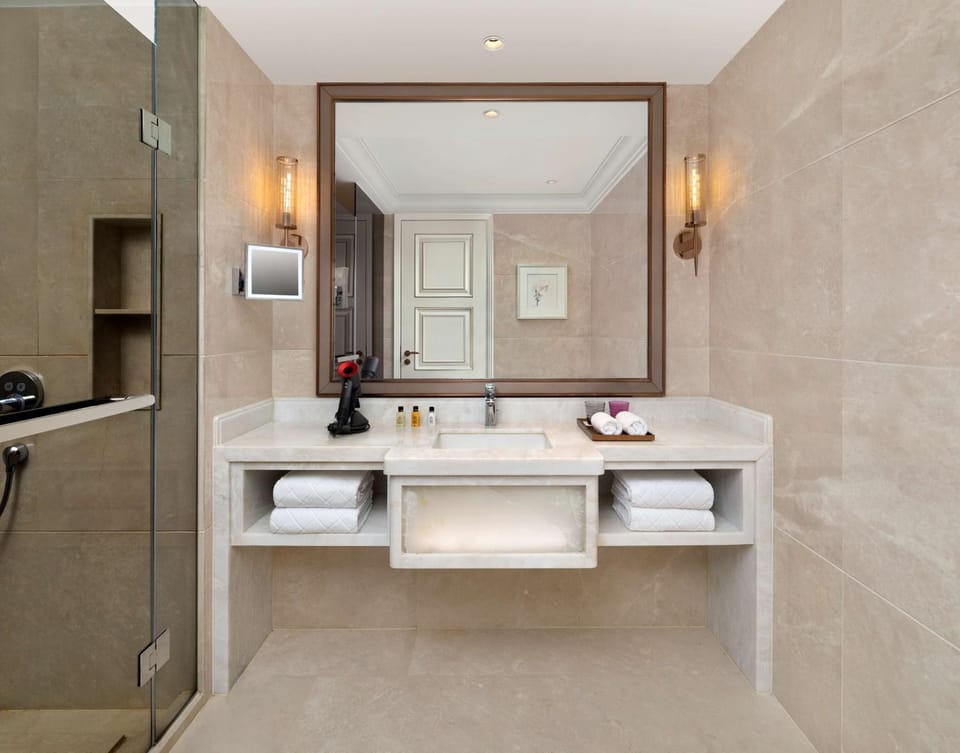 Bathroom, Photo of the whole room, On site