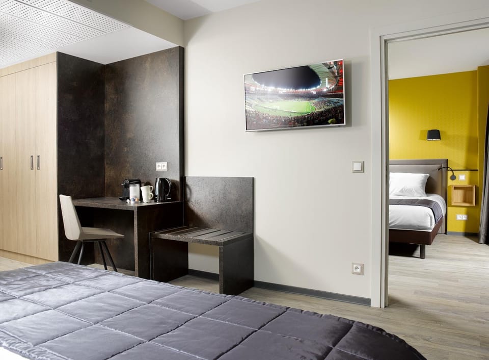 TV and multimedia, Coffee/tea facilities, Photo of the whole room, Bedroom