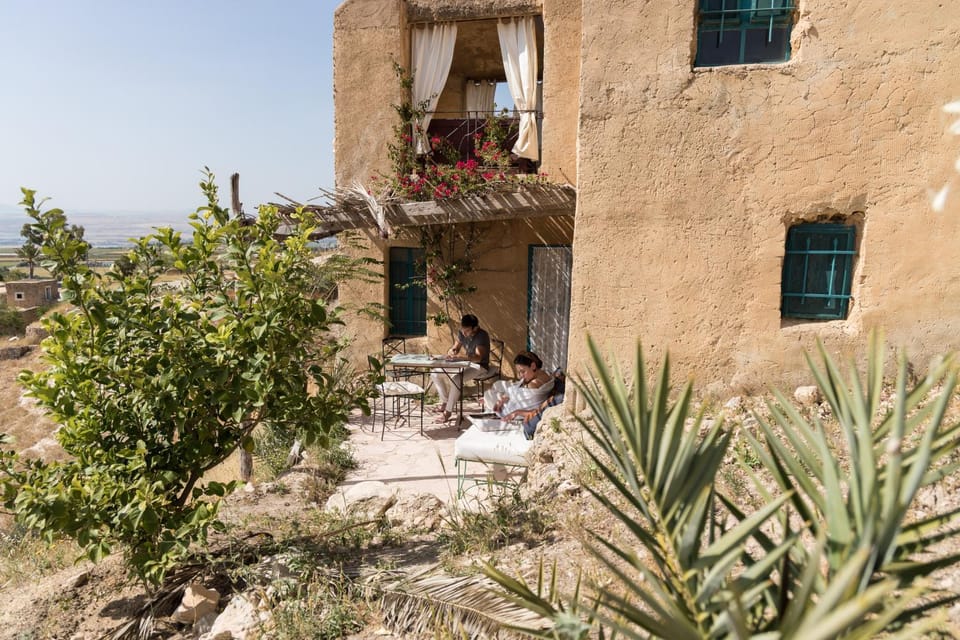 Property building, Patio, Natural landscape, Balcony/Terrace