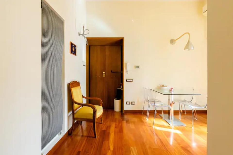 Facade/entrance, Seating area