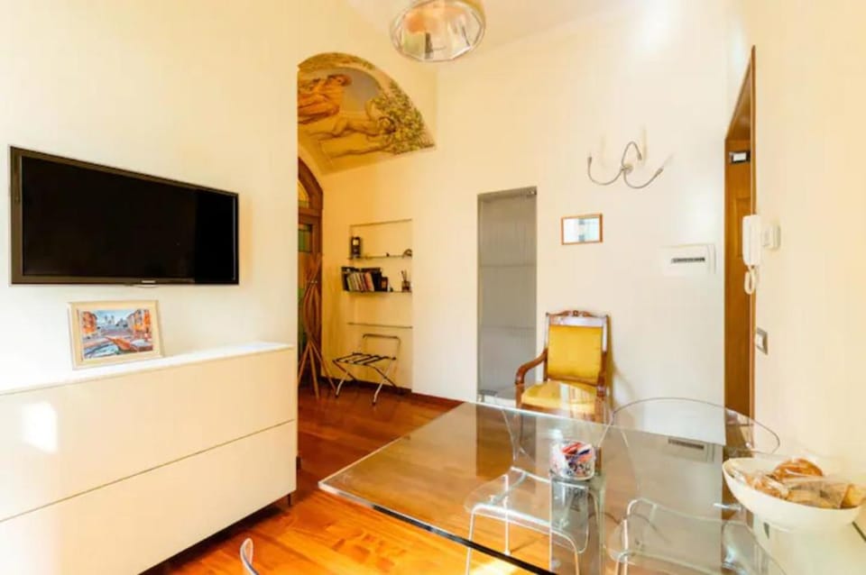 Living room, Meals, Lunch