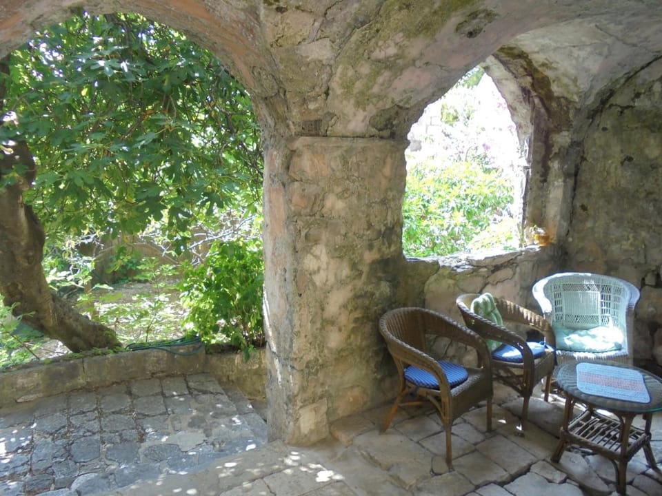 Property building, Patio, Balcony/Terrace, Seating area