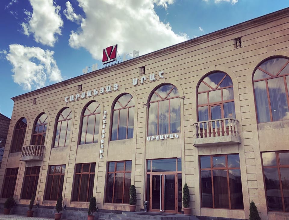 Property building, Facade/entrance