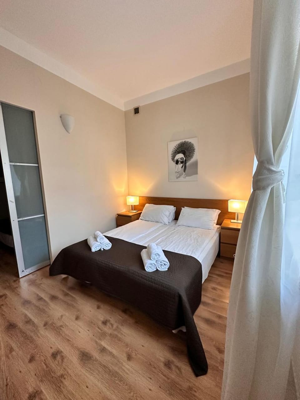 Bed, Photo of the whole room, Bedroom, towels