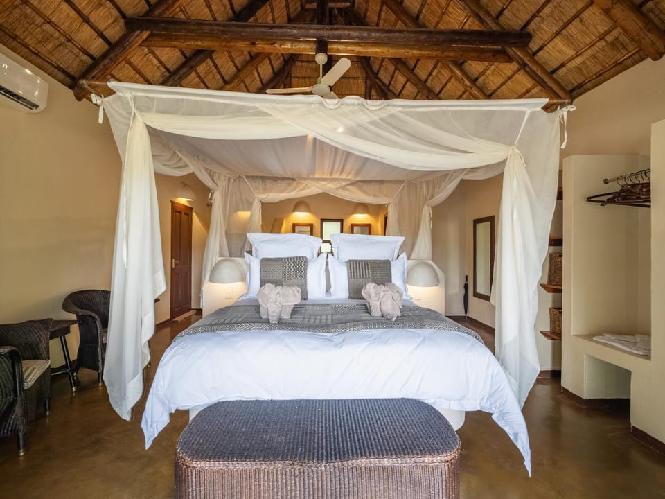 Bed, Bedroom, air conditioner