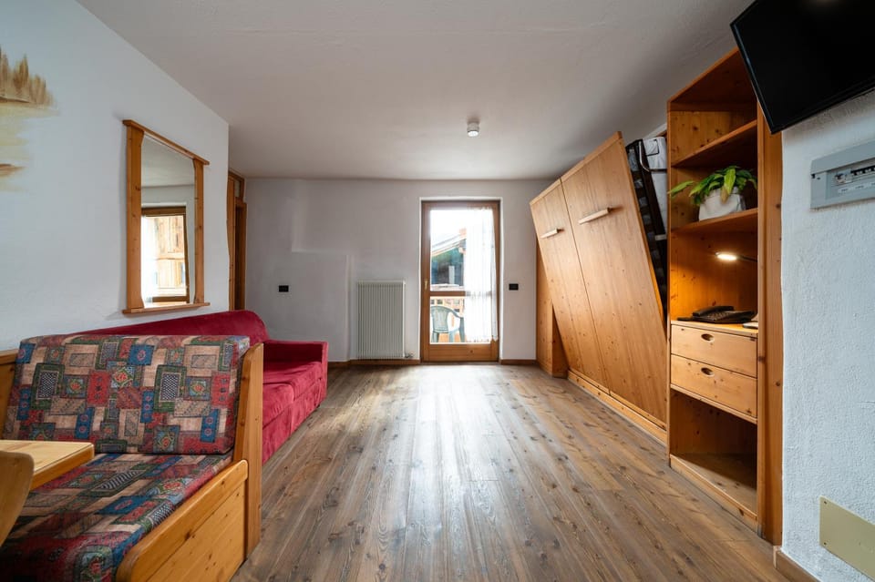 Bed, Living room, Bedroom