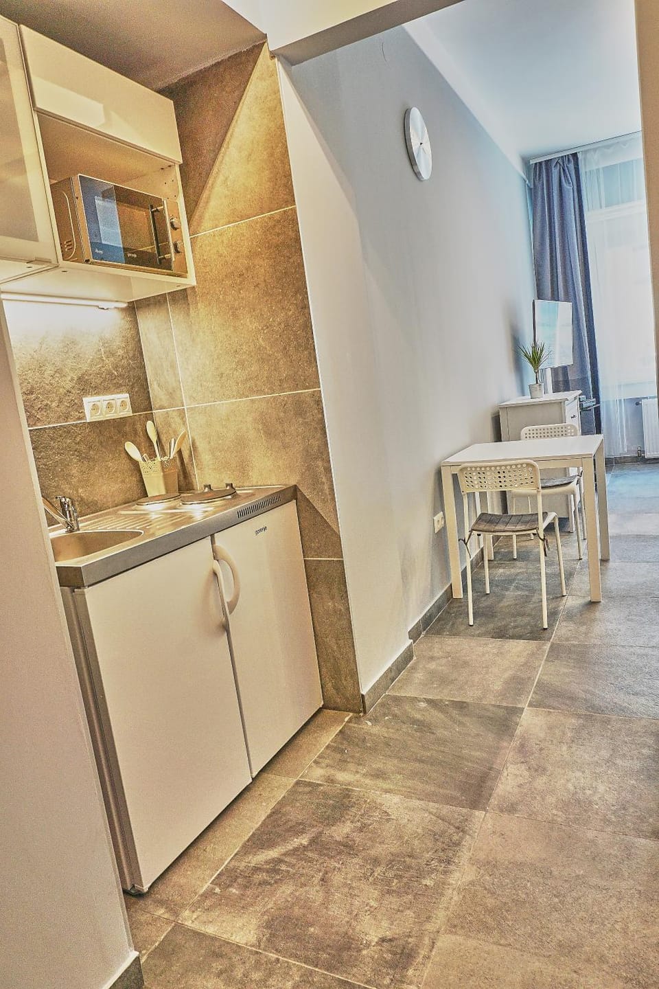 Facade/entrance, Kitchen or kitchenette