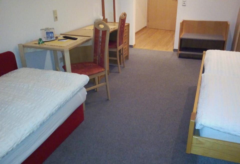 Bed, Photo of the whole room, Decorative detail, Bedroom