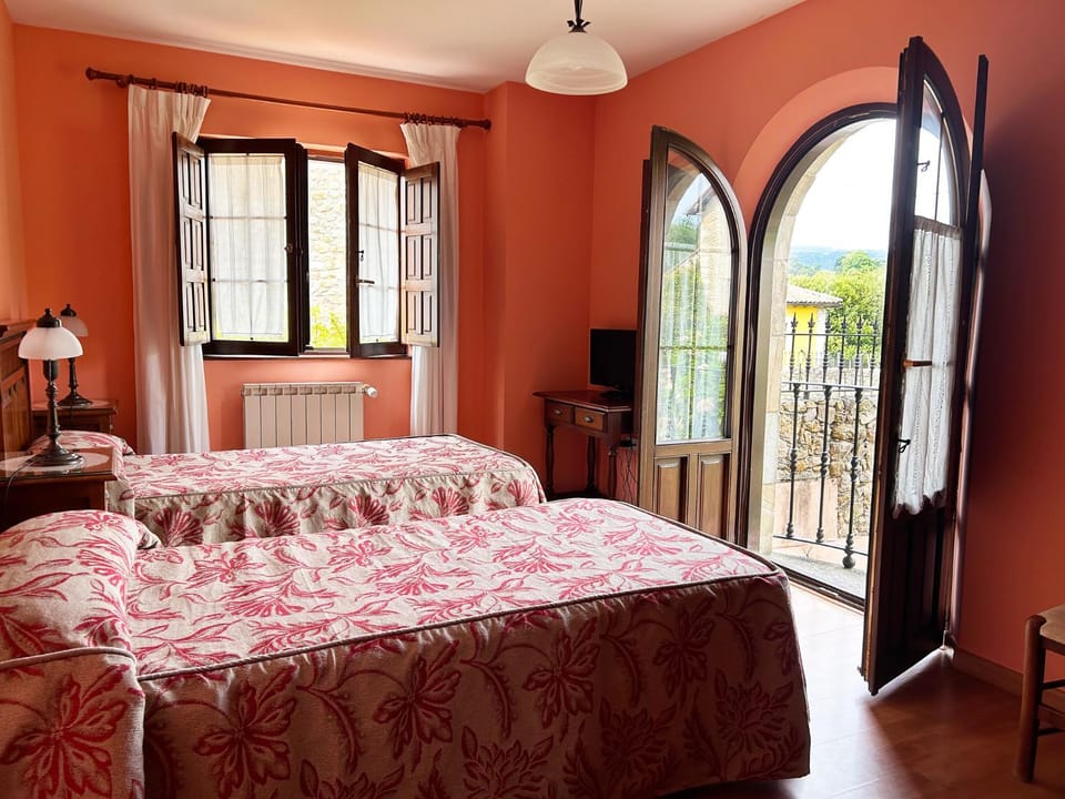 Bed, Balcony/Terrace, Bedroom, heating