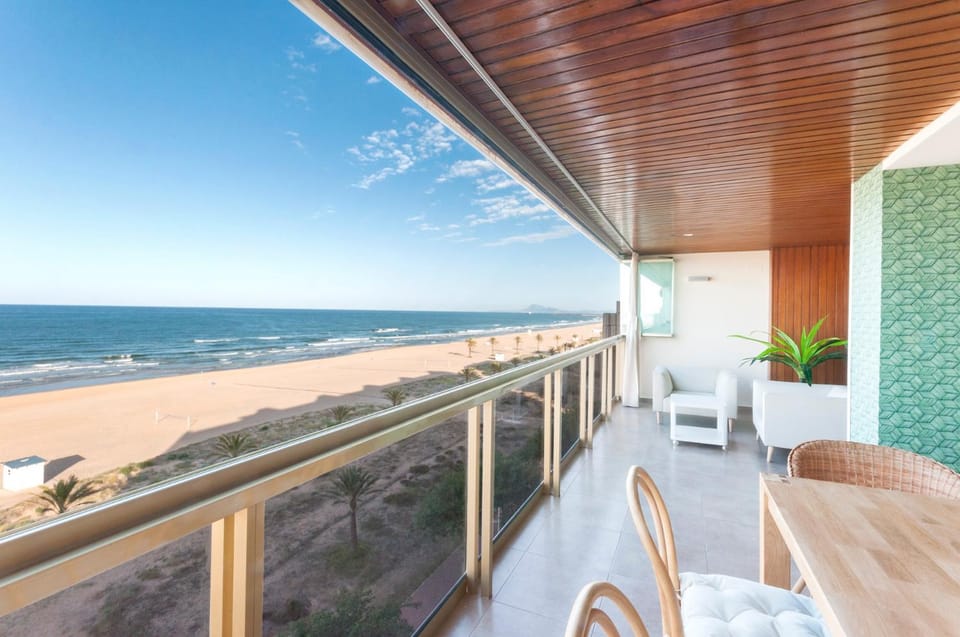 Balcony/Terrace, Seating area, Dining area, Sea view