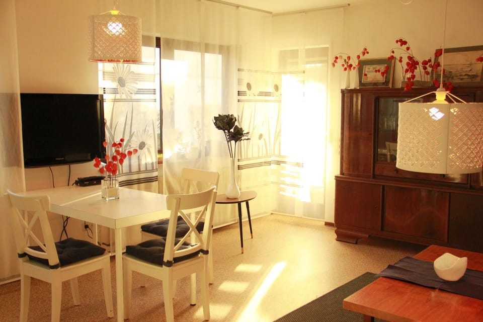 TV and multimedia, Dining area